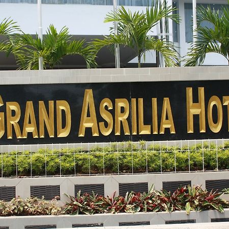 Grand Asrilia Hotel Бандунг Экстерьер фото