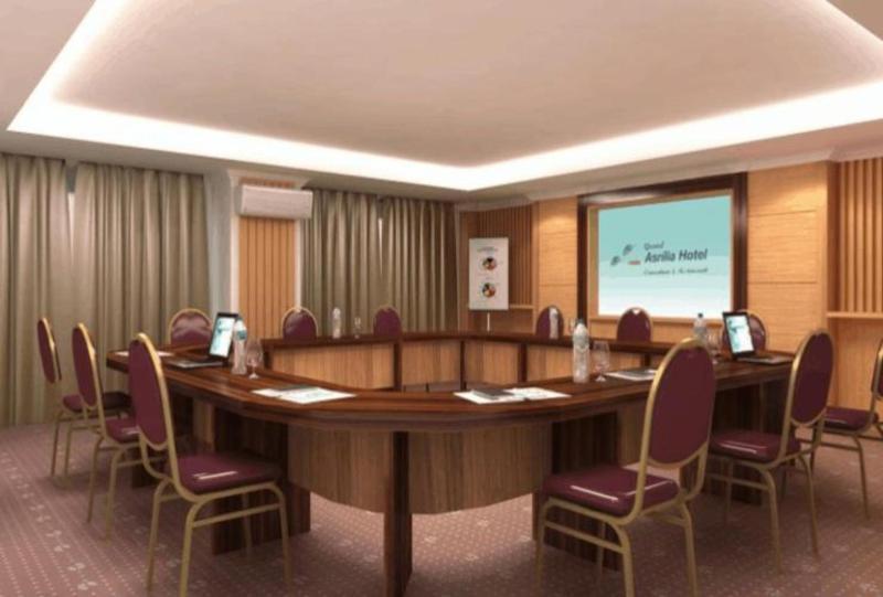 Grand Asrilia Hotel Бандунг Экстерьер фото