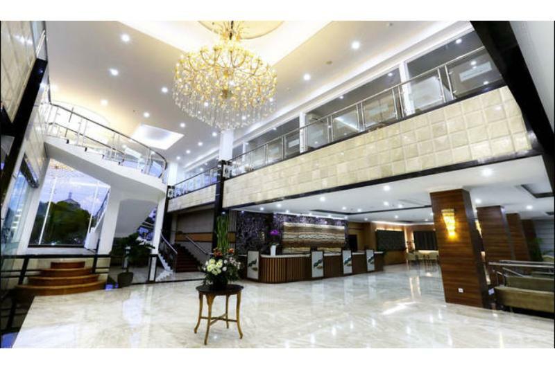 Grand Asrilia Hotel Бандунг Экстерьер фото