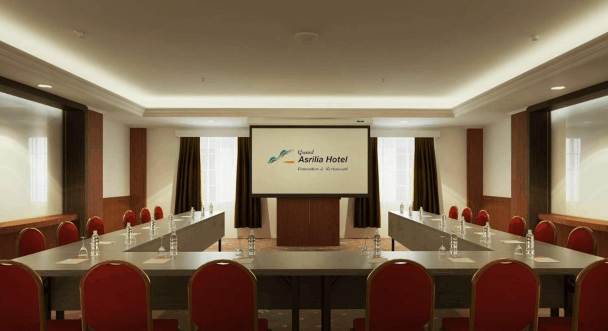 Grand Asrilia Hotel Бандунг Экстерьер фото