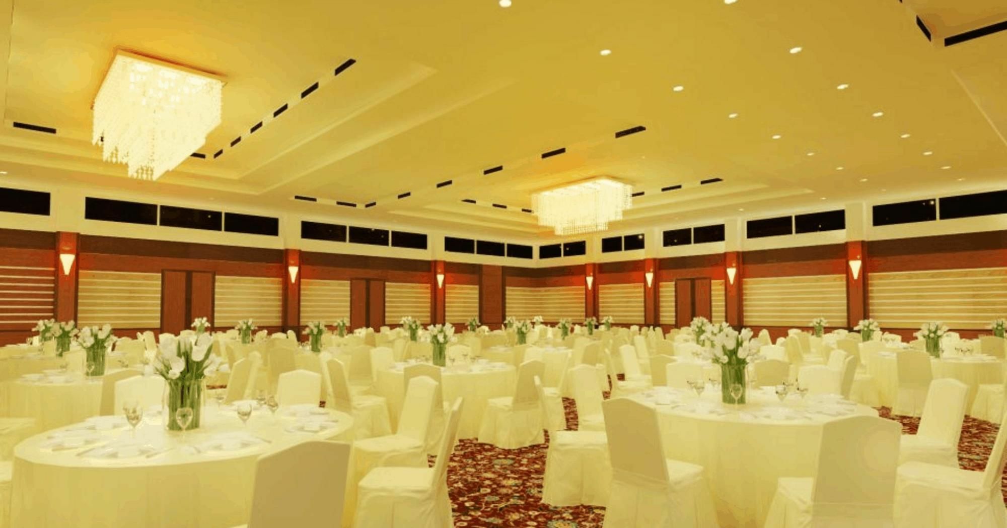 Grand Asrilia Hotel Бандунг Экстерьер фото