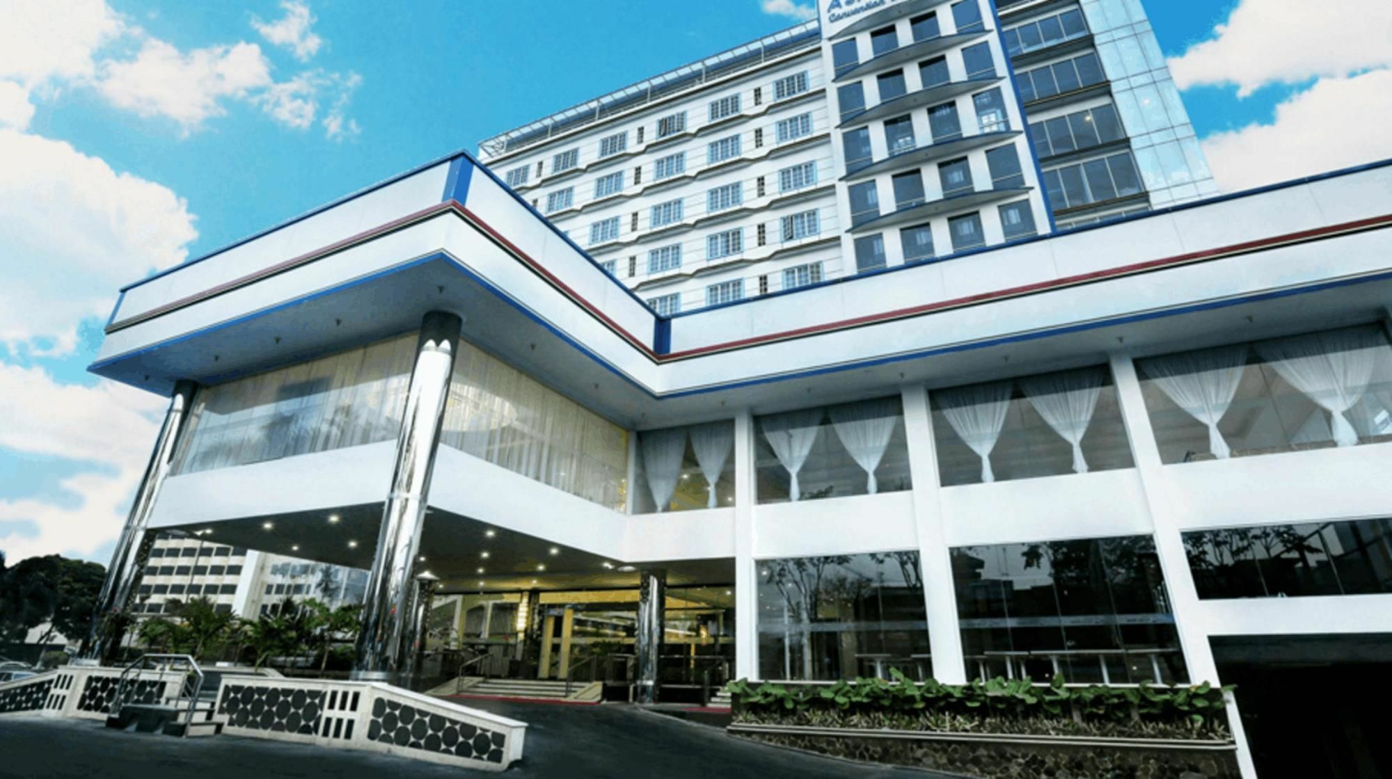 Grand Asrilia Hotel Бандунг Экстерьер фото